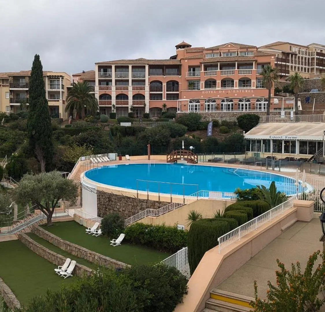 Apartment Appartement Rez De Jardin 4 A 5 Personnes Cap Esterel Saint-Raphael  France