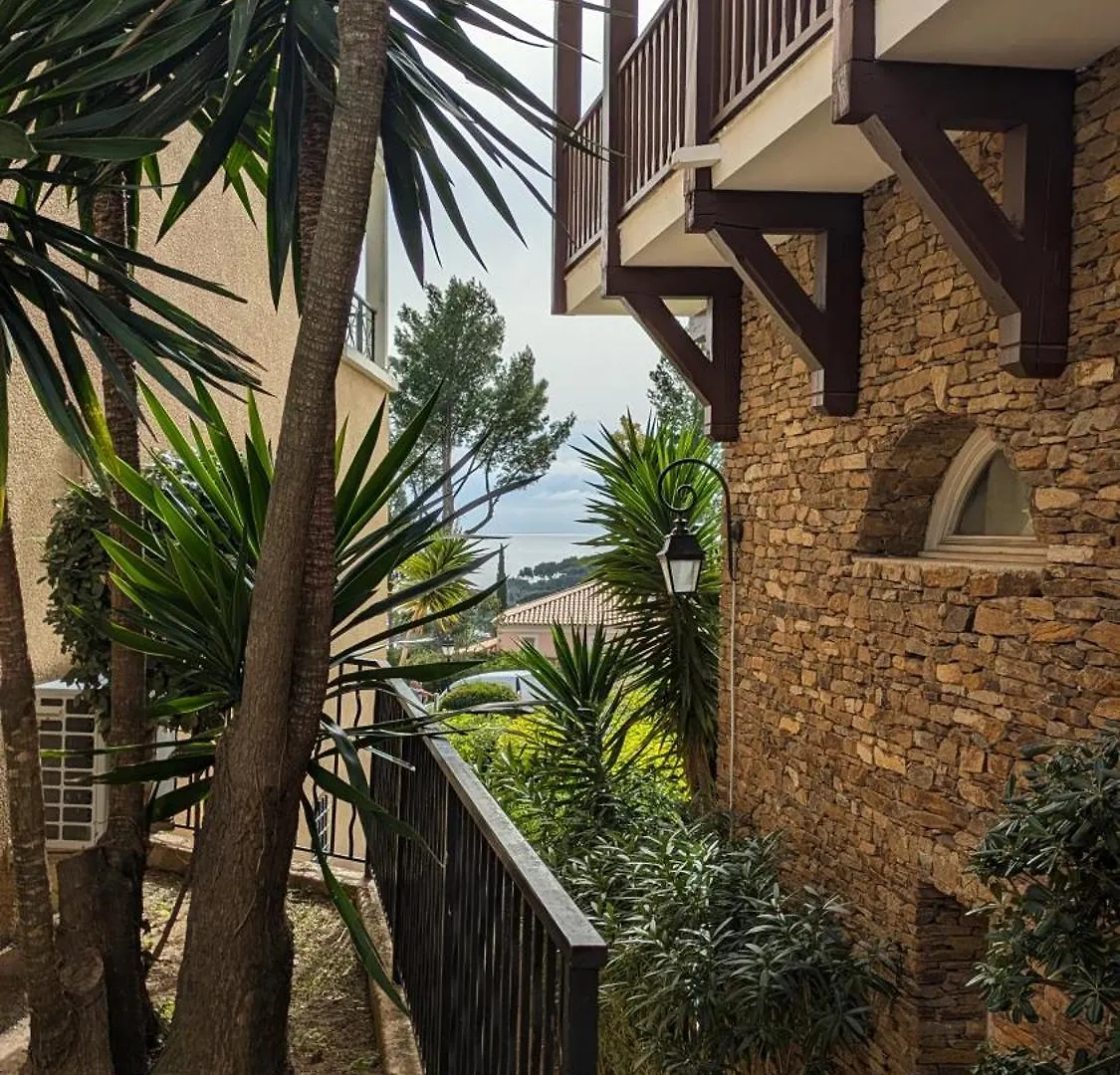 Appartement Rez De Jardin 4 A 5 Personnes Cap Esterel Saint-Raphael