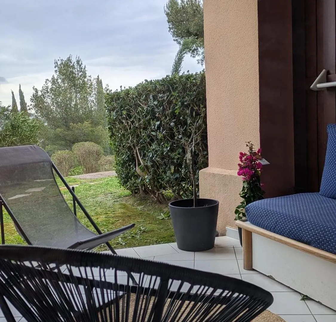 Appartement Rez De Jardin 4 A 5 Personnes Cap Esterel Saint-Raphaël Apartmán