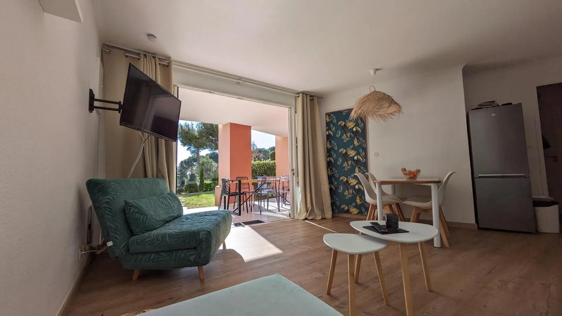 Appartement Rez De Jardin 4 A 5 Personnes Cap Esterel Saint-Raphael