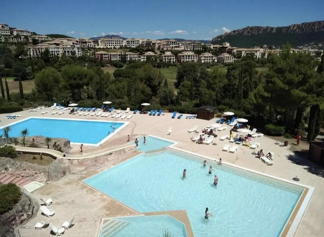 Appartement Rez De Jardin 4 A 5 Personnes Cap Esterel Saint-Raphael  0*, Saint-Raphael (Var) France