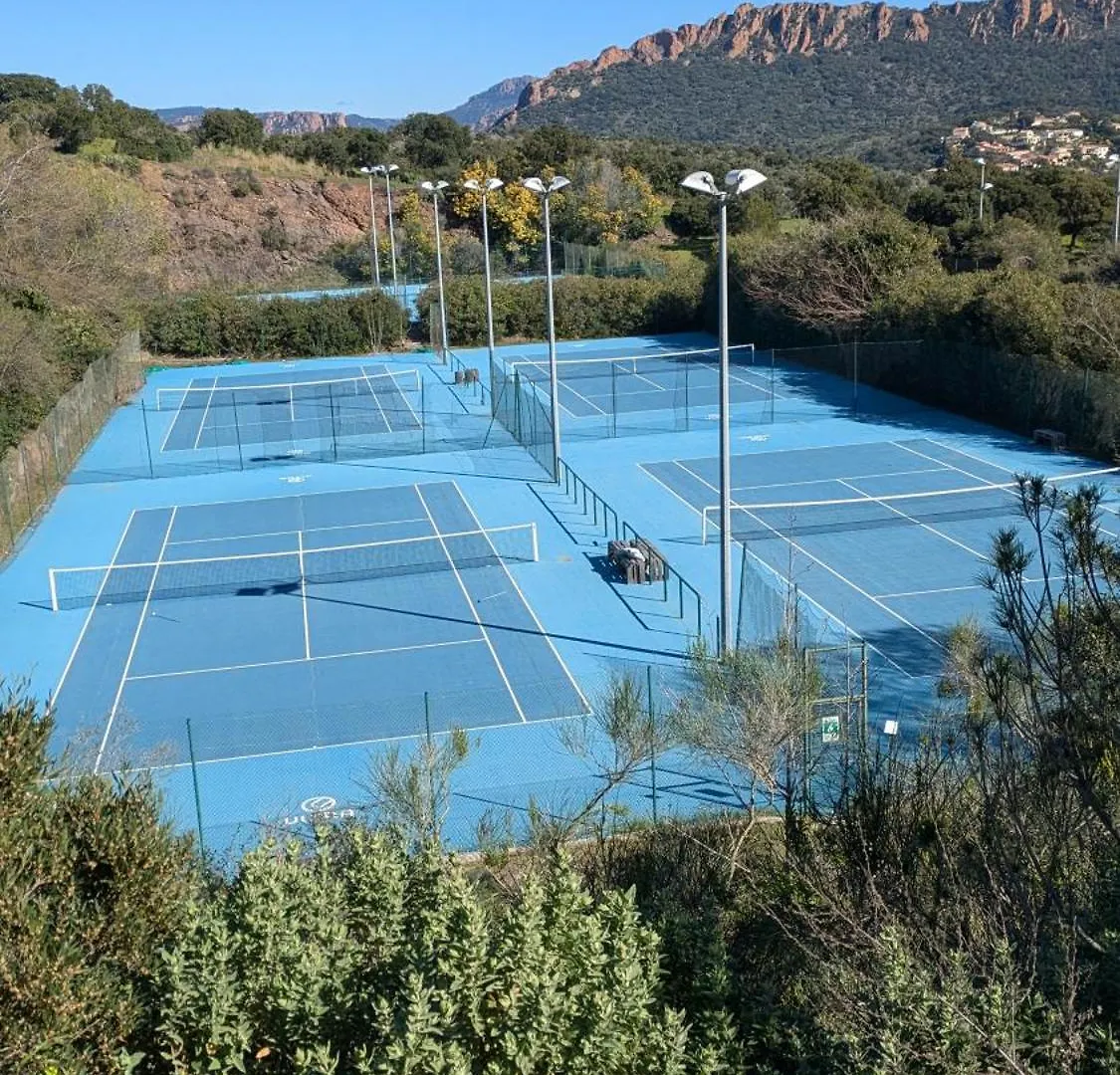 Appartement Rez De Jardin 4 A 5 Personnes Cap Esterel Saint-Raphael  France